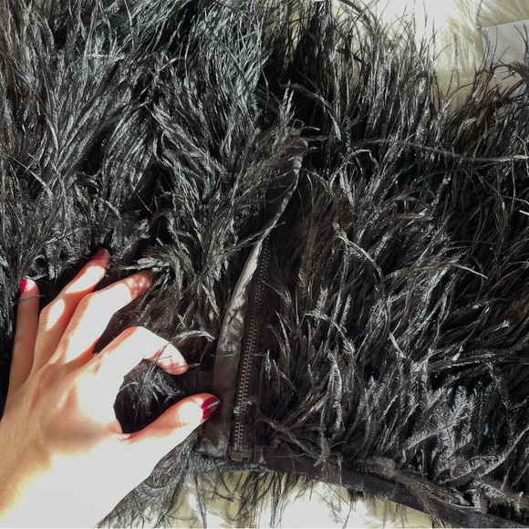 Brand New- En Saison Millie Feather Top in Black 🖤✨ - Picture 11 of 16